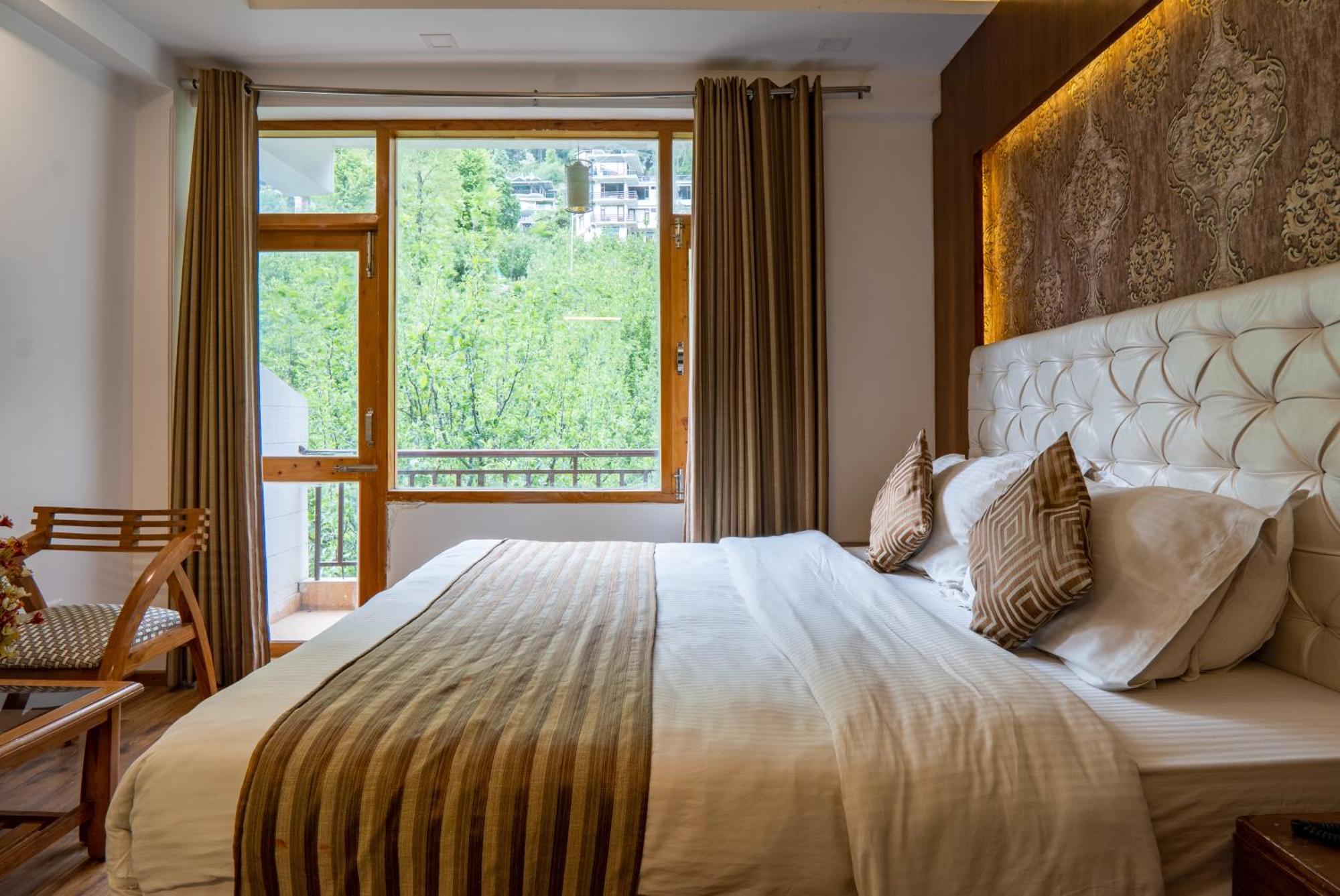 Pristine Inn Manali Екстериор снимка